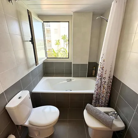 2 Bedroom In With Pool Apartment
